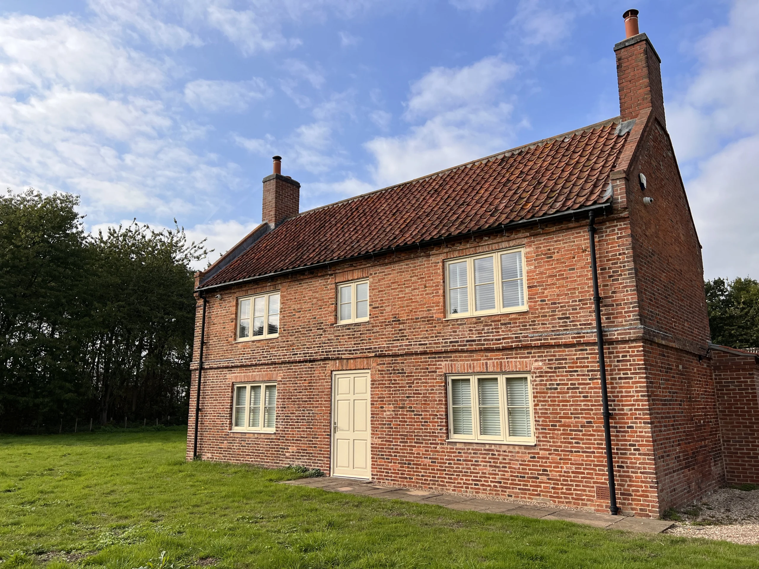 the front exterior of grange farm holiday cottage doddington hall