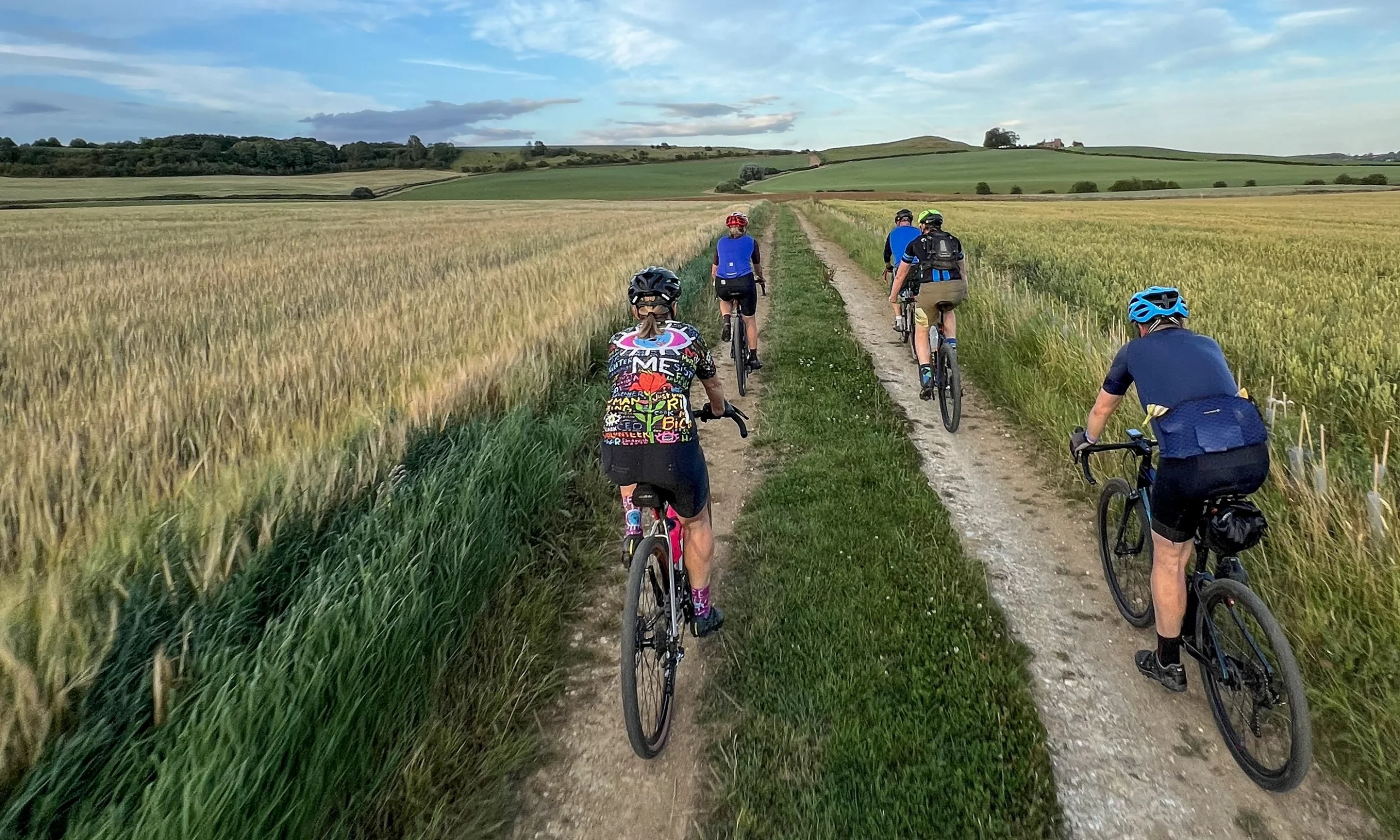 giant lincoln group of cyclists riding on a track